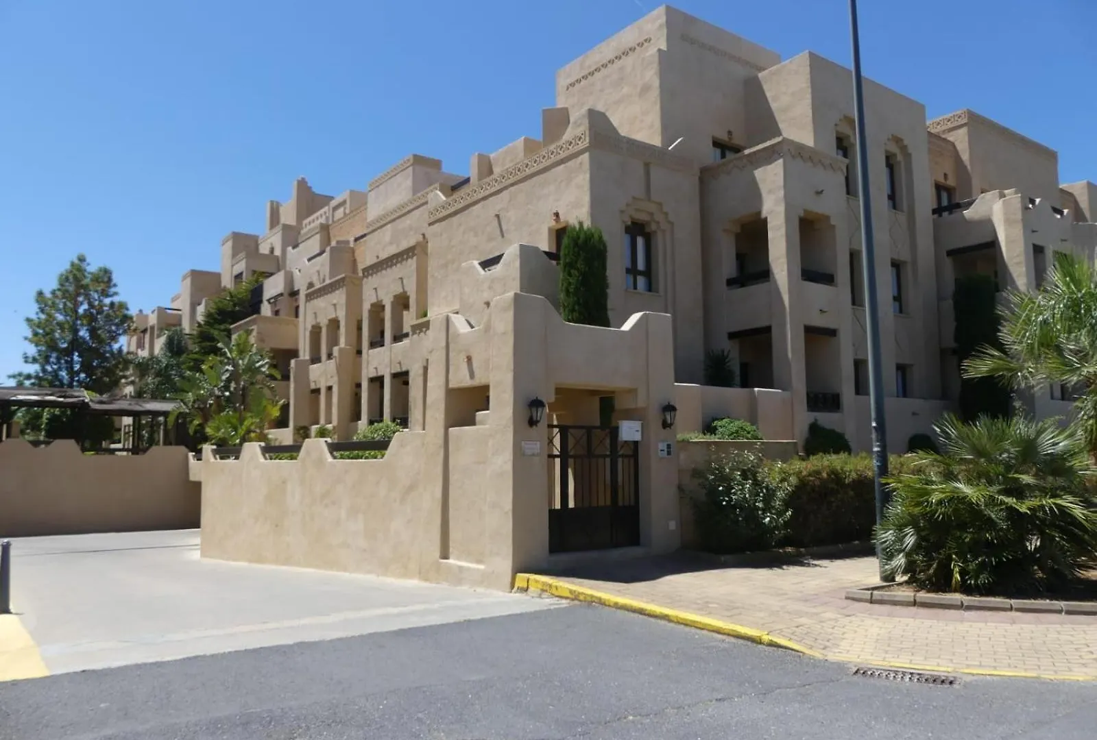 Apartamento En Segunda Planta En Urb. Jardines De Isla Canela Apartment