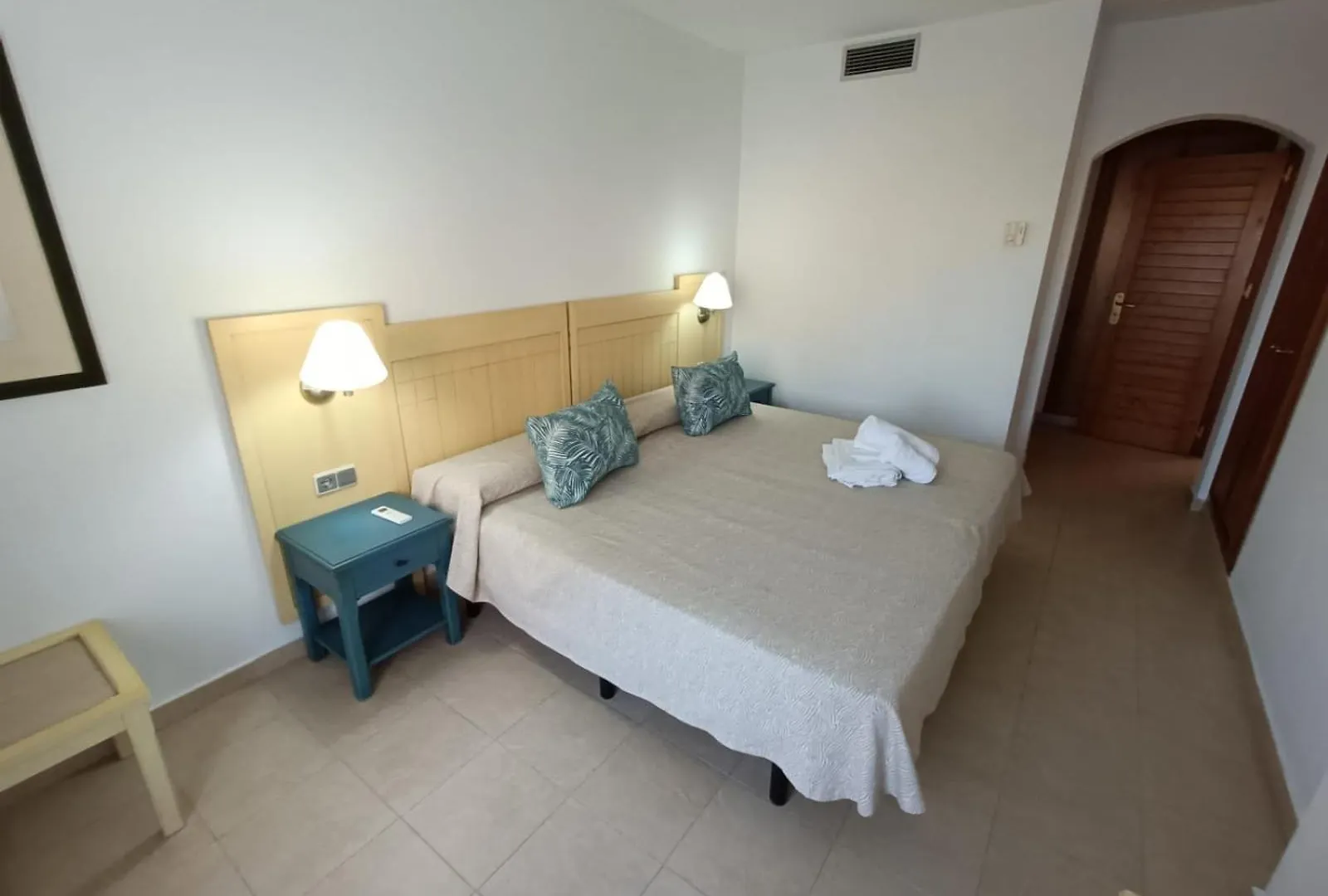 Apartamento En Segunda Planta En Urb. Jardines De Isla Canela