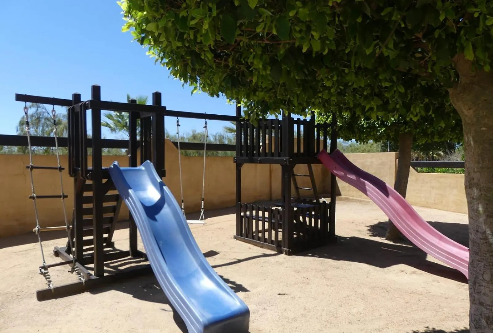 Apartamento En Segunda Planta En Urb. Jardines De Isla Canela Spain