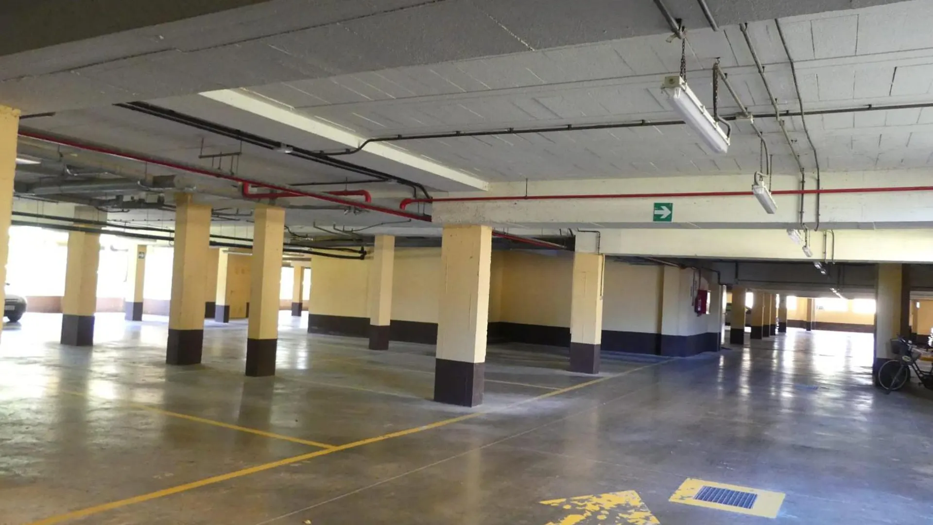 Apartamento En Segunda Planta En Urb. Jardines De Isla Canela contacts