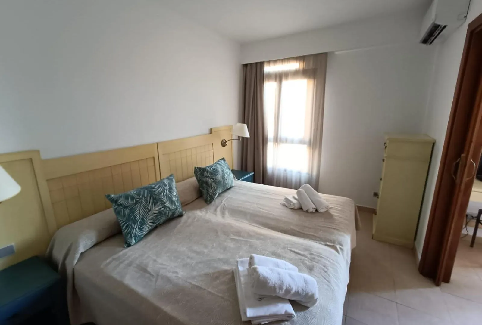 Apartamento En Segunda Planta En Urb. Jardines De Isla Canela